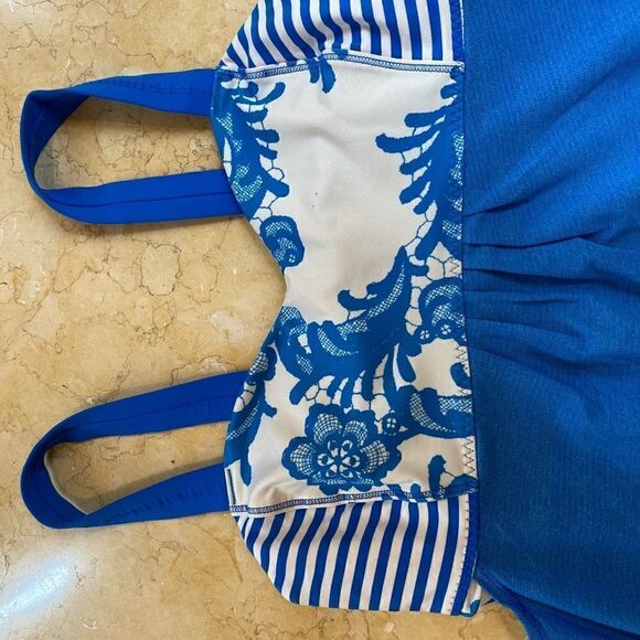 Lululemon Babydoll Style Workout Tank - Picture 2 of 6